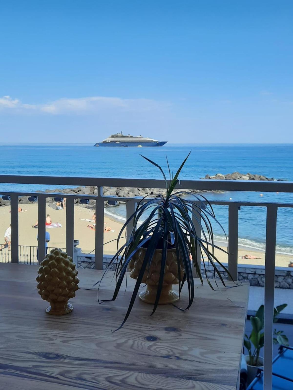 Arcadia Golden Bay Apartment Giardini Naxos Luaran gambar