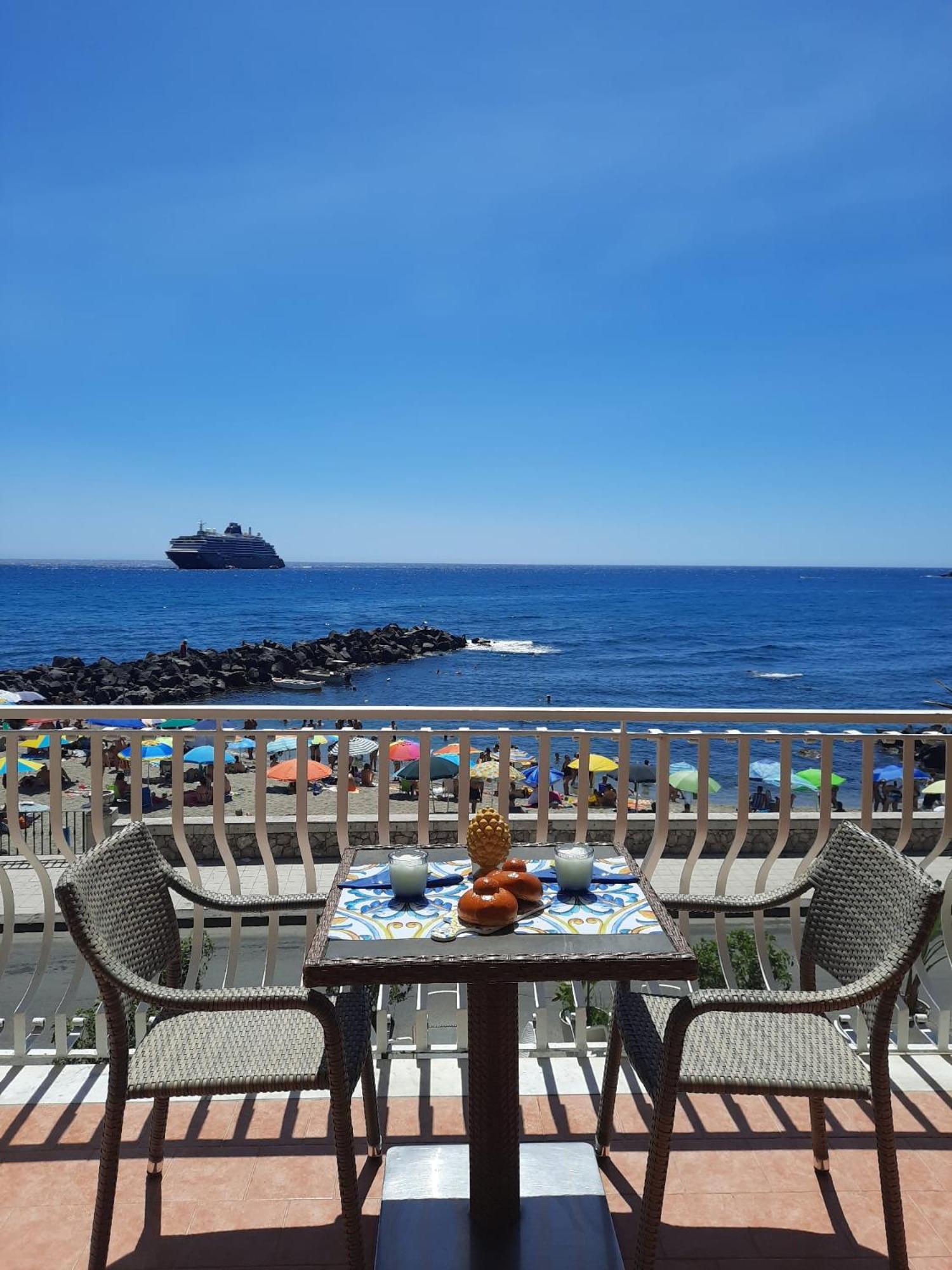Arcadia Golden Bay Apartment Giardini Naxos Luaran gambar