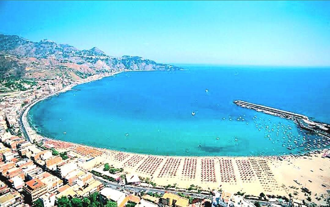 Arcadia Golden Bay Apartment Giardini Naxos Luaran gambar