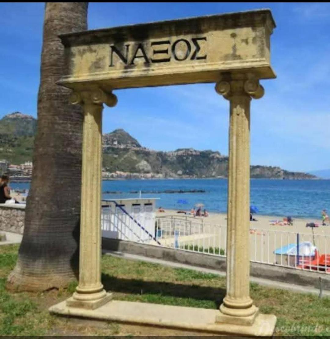 Arcadia Golden Bay Apartment Giardini Naxos Luaran gambar