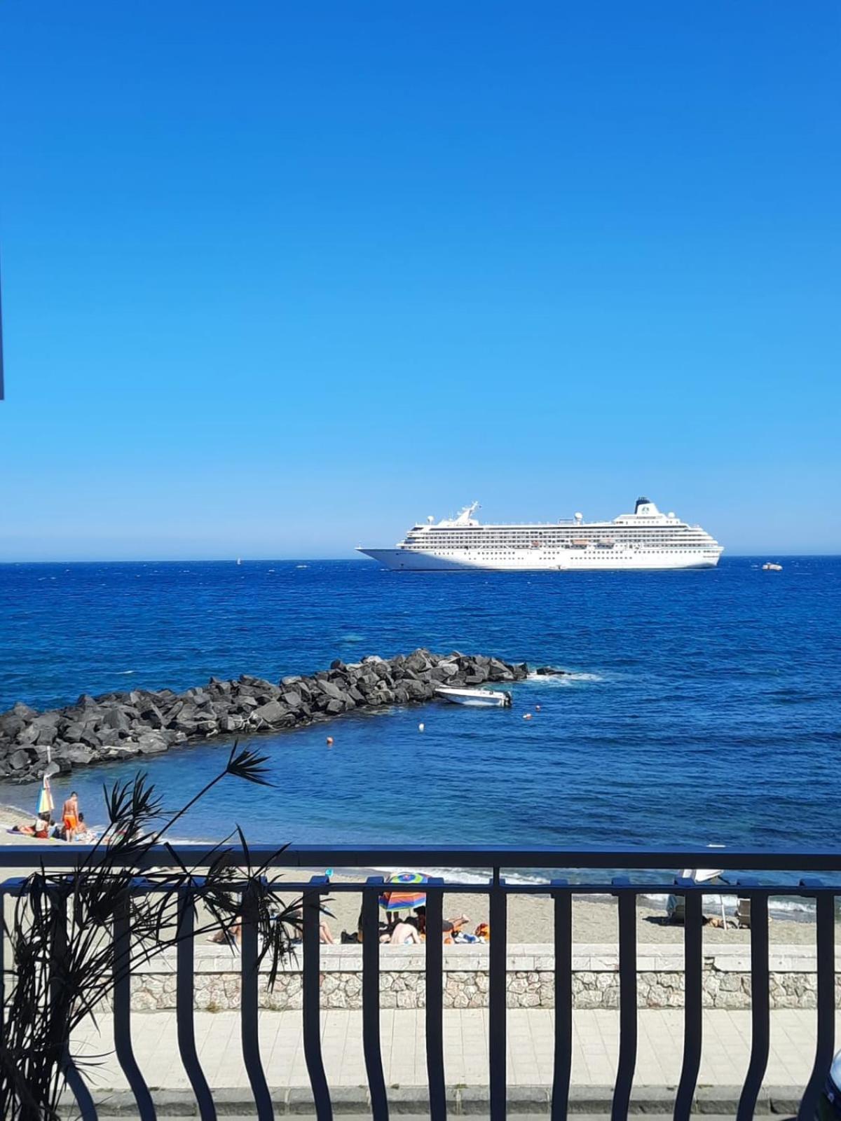 Arcadia Golden Bay Apartment Giardini Naxos Luaran gambar